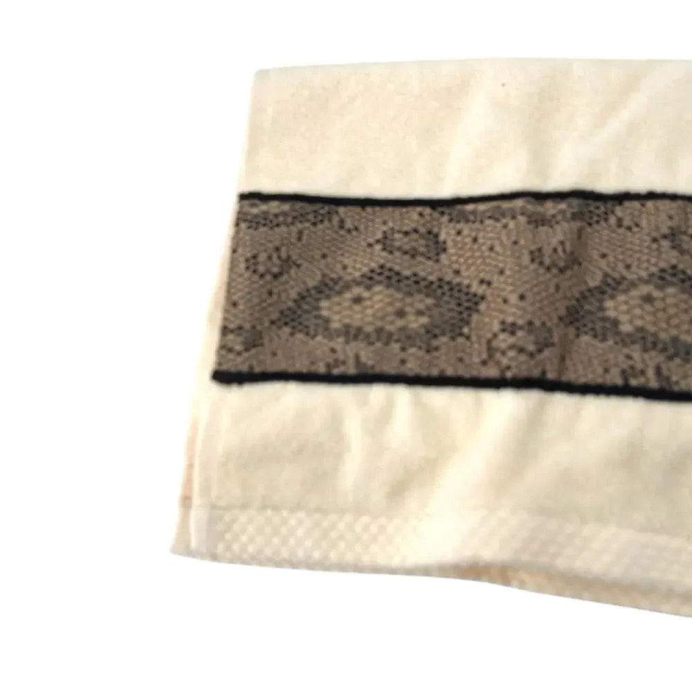 NWOT Vintage Abouchar animal print border 3 towels set. Bath hand and wash rug